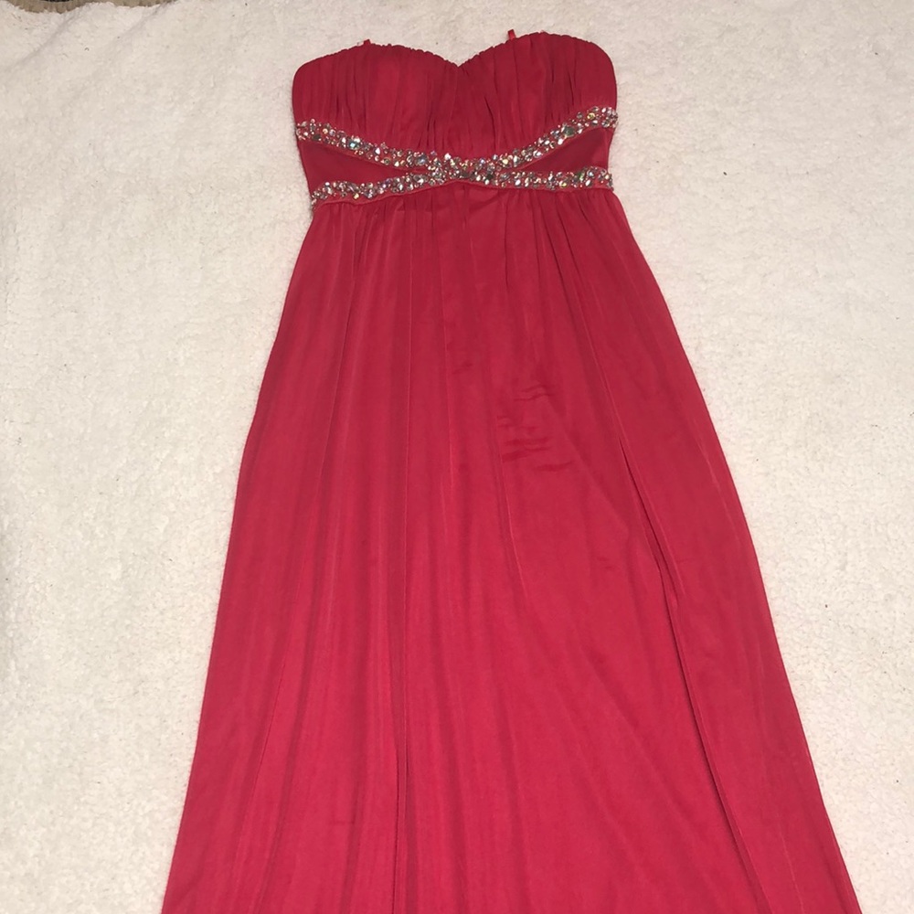 Prom Dress!!! 💃🏻 - Picture 4 of 5
